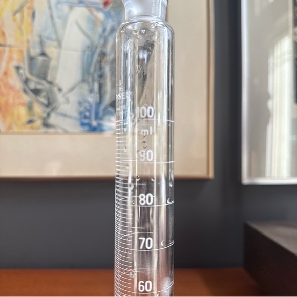 Pyrex 100 ml Graduated Mixing Cylinder with 16 Glass Pennyhead Stopper - Picture 8 of 8